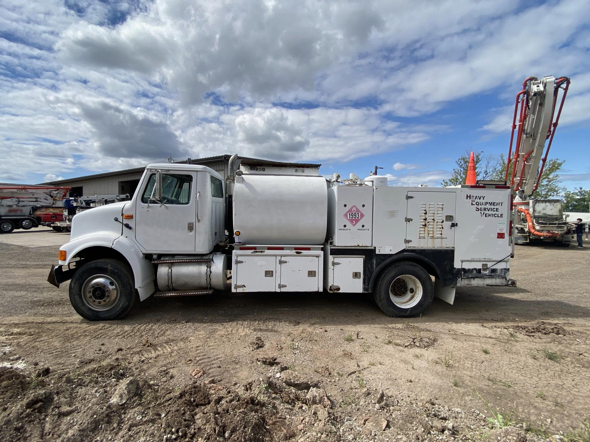 1995 INTERNATIONAL 8100 - Image 6
